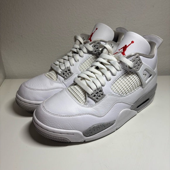 AIR JORDAN 4 Retro White Oreo Men's Size 9